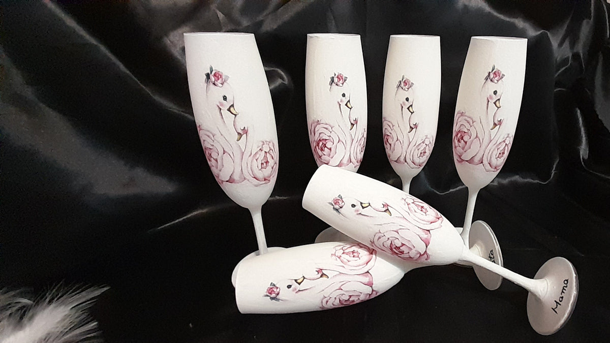 Pahar pentru botez cu decor delicat în nuanțe de roz