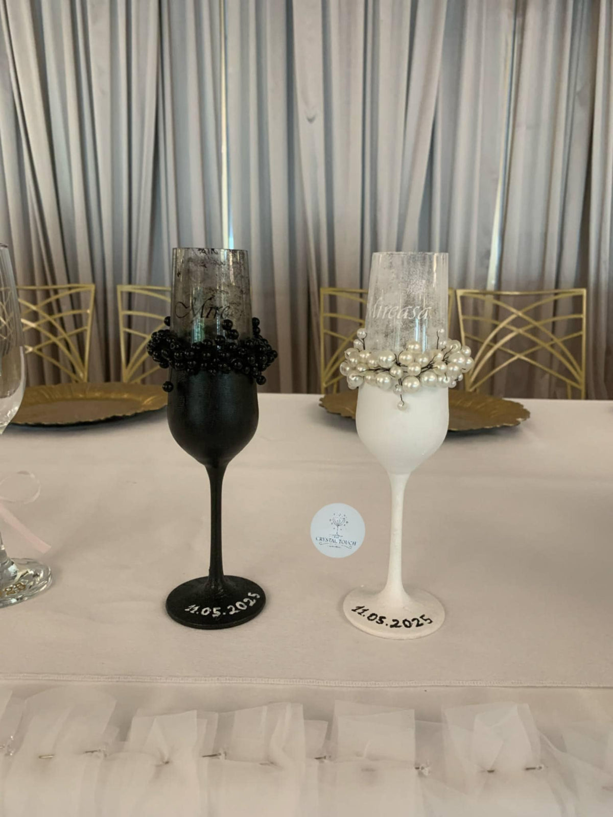 Pahare de nuntă personalizate alb-negru, cu perle decorative