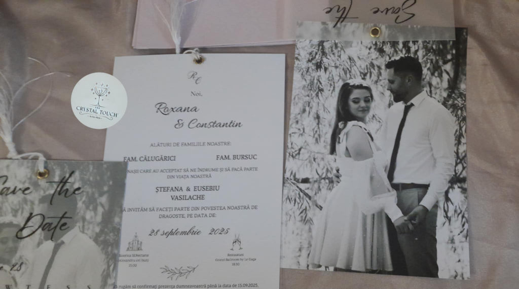 Invitație de nuntă cu fotografie, calendar Save the Date și ciucure decorativ