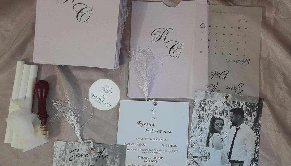 Invitație de nuntă cu fotografie, calendar Save the Date și ciucure decorativ