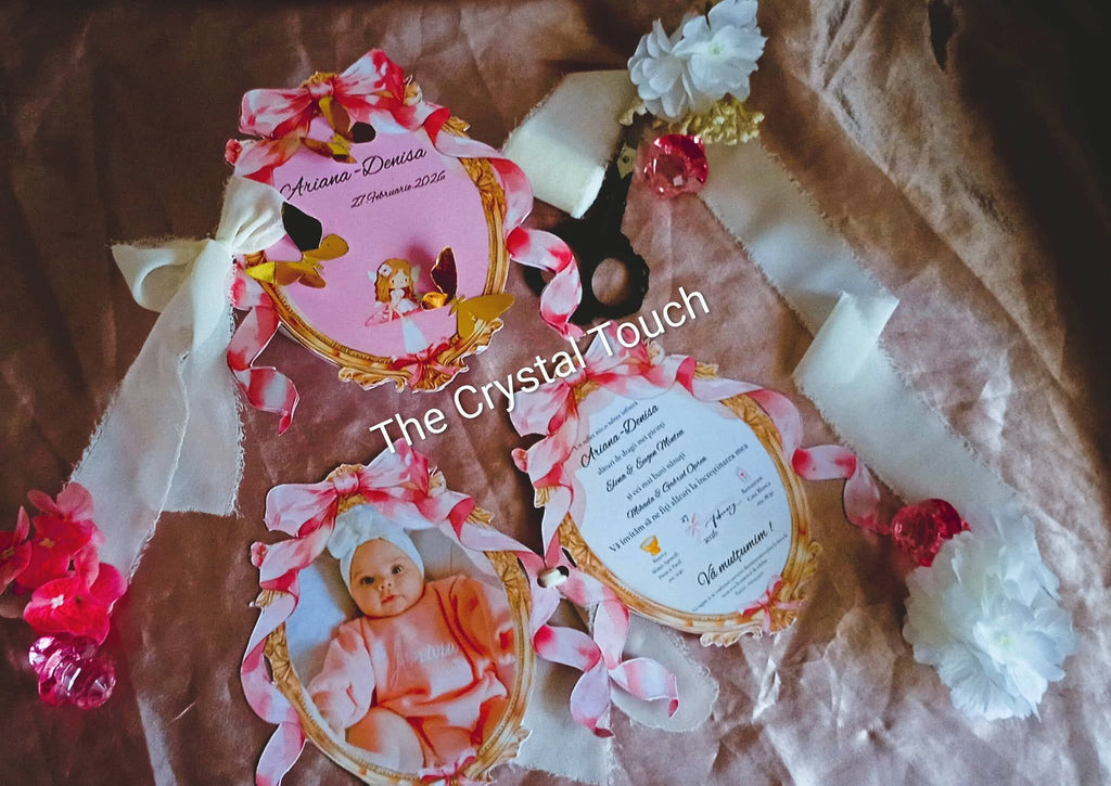 Invitație de botez personalizată cu fotografie, fundițe roz și fluturi aurii