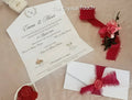 Invitație de nuntă elegantă cu sigiliu și panglică bordo